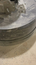 Cargar y reproducir el video en el visor de la galería, Zapatas de amoladora de diamante de doble botón Husqvarna, grano 120/150, para hormigón