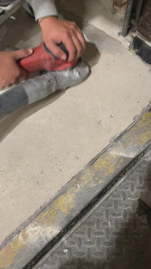 Honeycomb dry resin pad for concrete polishing
